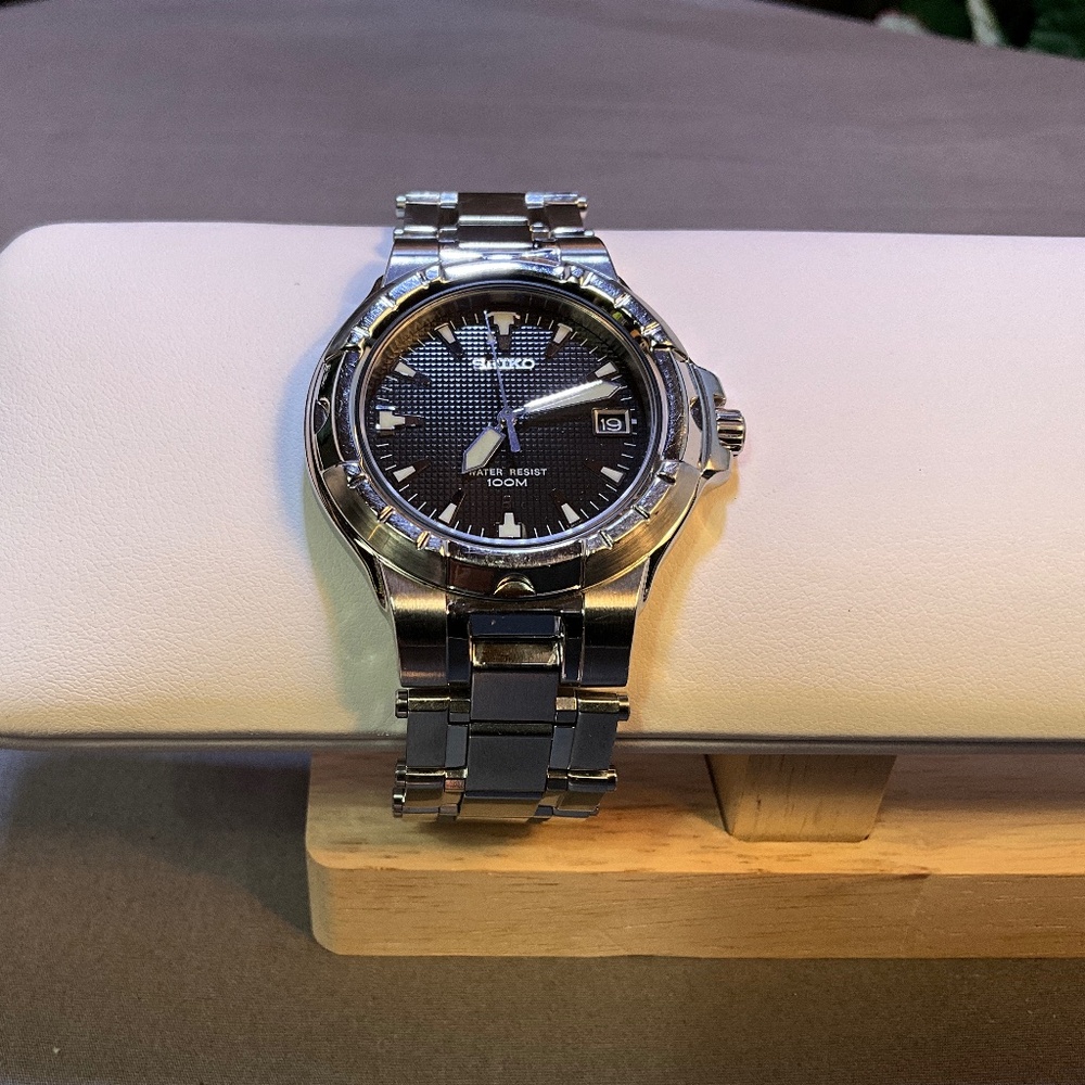 SEIKO 7N42 100M SAPPHIRE BLACK DIAL QUARTZ MENS WATCH